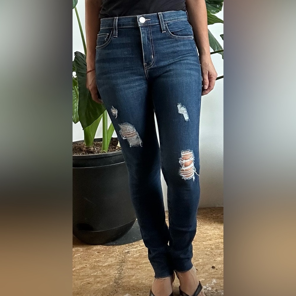 Current/Elliott Dark Blue Ripped Skinny Jeans size 26. Stretch high rise